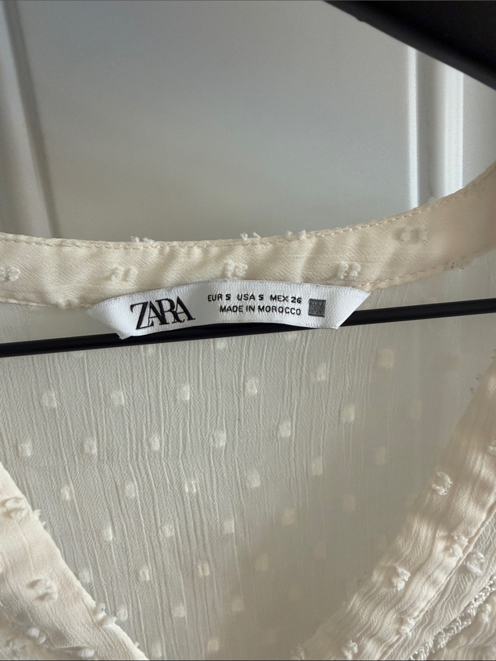 Zara Ivory Ruffle V-Neck Blouse - Picture 2 of 3